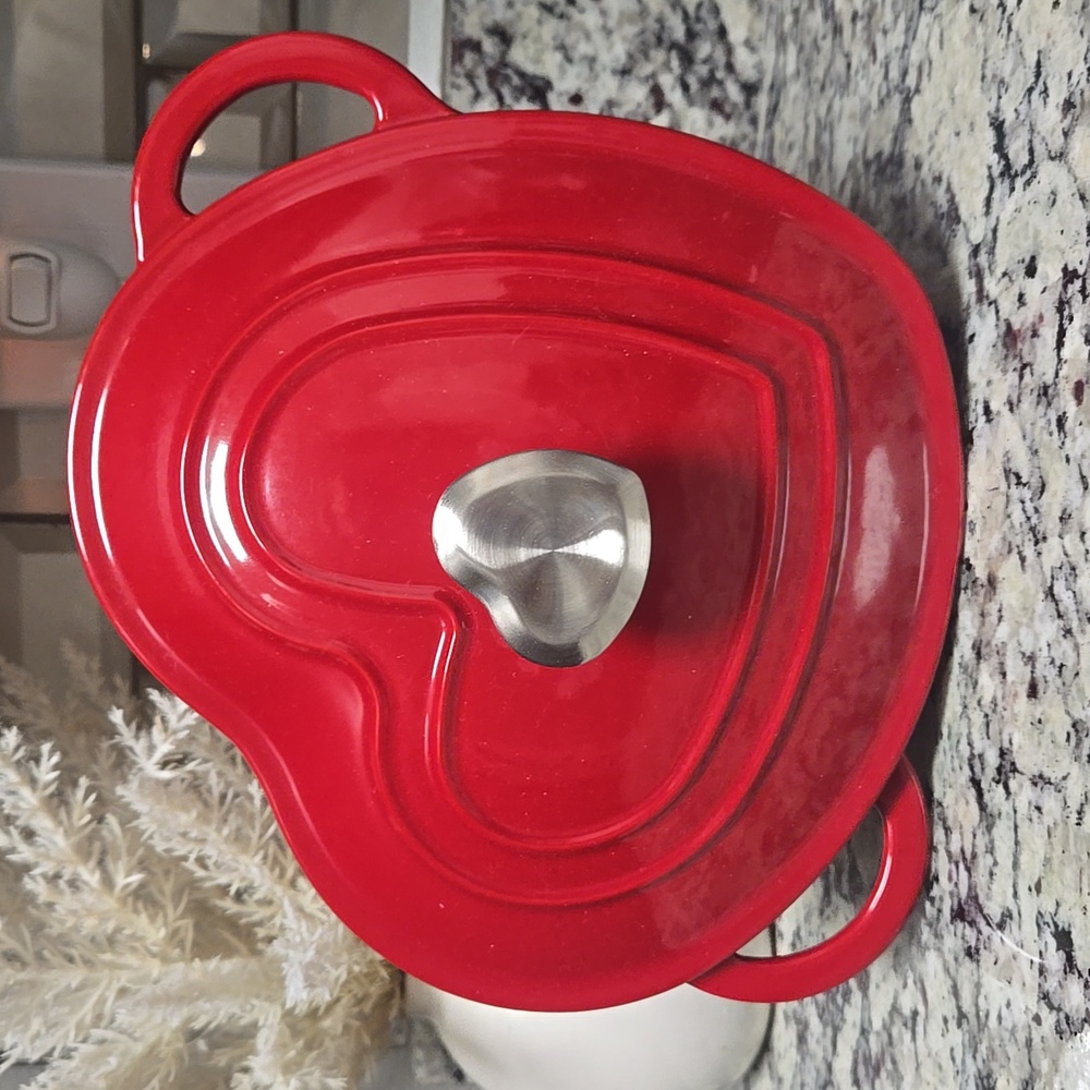 Heart Cast Iron Dutch Oven
